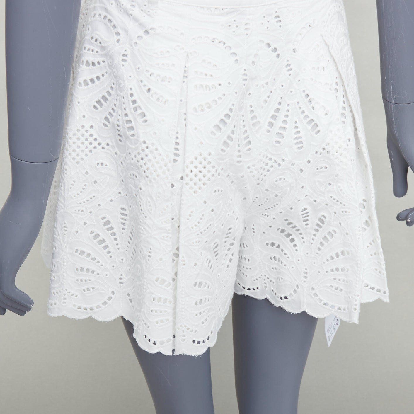 Self-portrait Floral Anglais Shorts - Back view