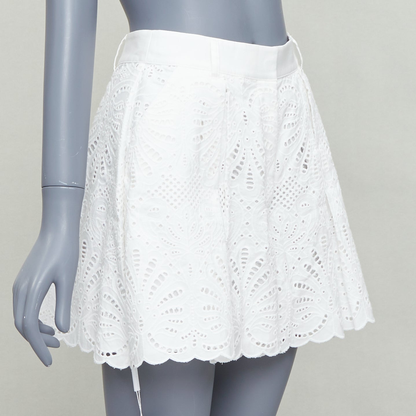 Self-portrait Floral Anglais Shorts - Image 6