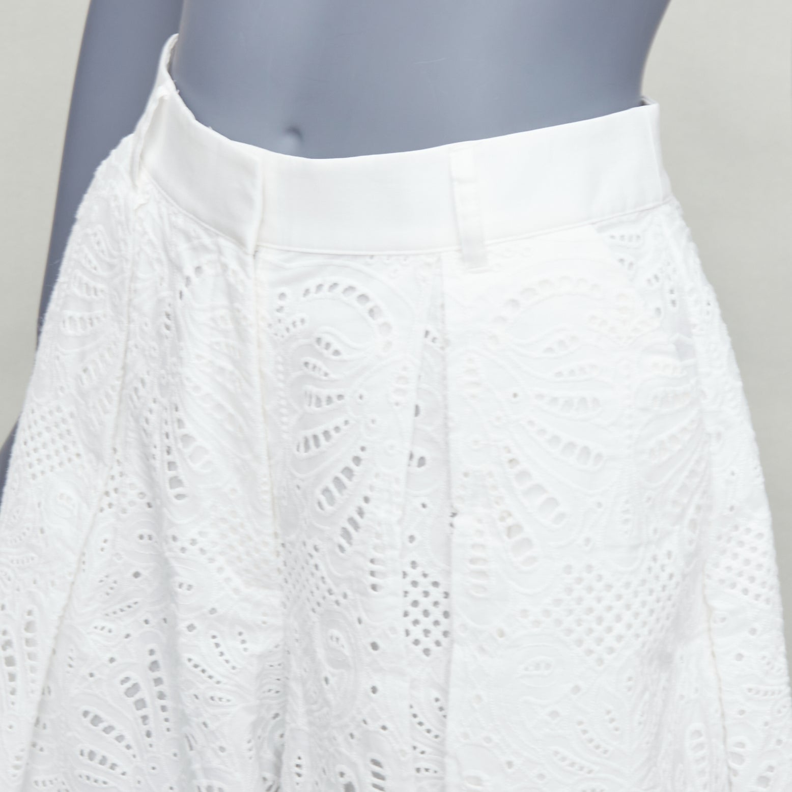 Self-portrait Floral Anglais Shorts - Detail 2