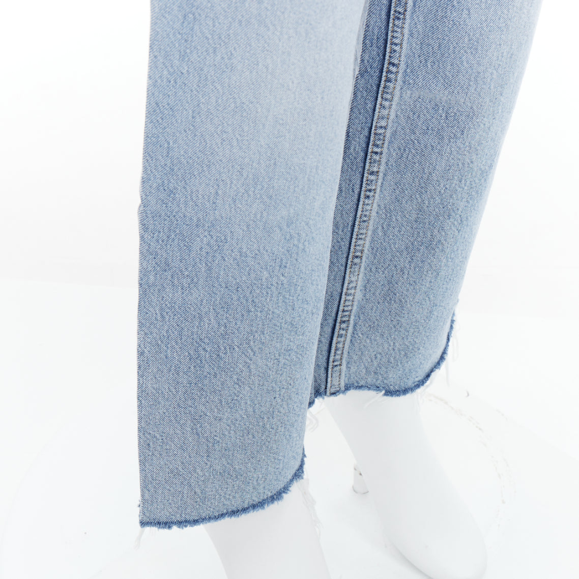 Toteme Classic Cut - Detail 2