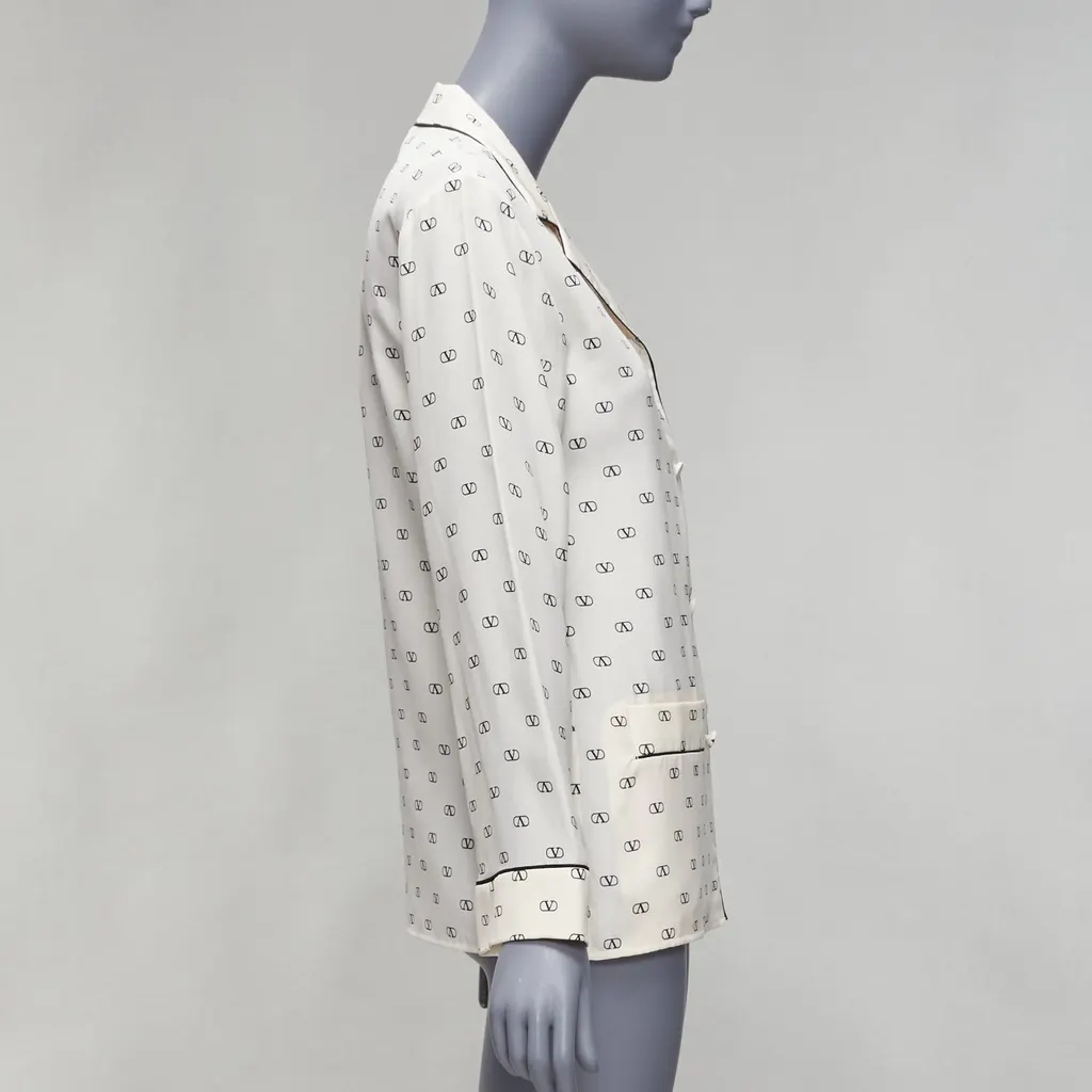 Valentino Piping Pajama Shirt Beige Silk Never worn, with tag - Model View