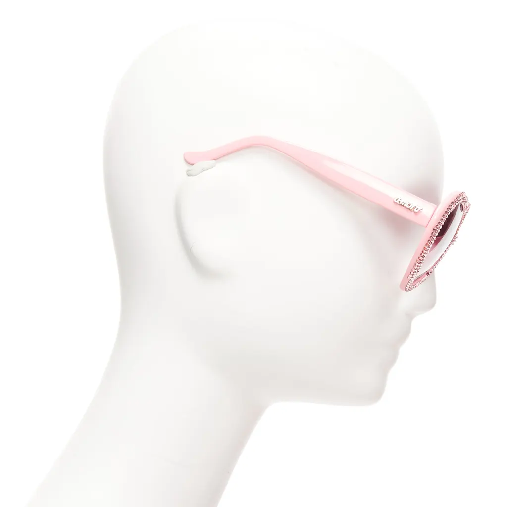 A-morir Crystal Heart Sunglasses Pink Plastic Never worn - Model View