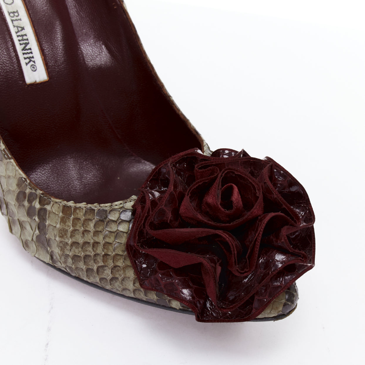Manolo Blahnik Rose Applique Pumps - Detail 2