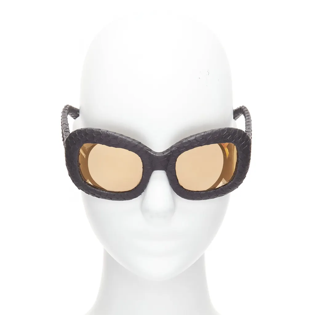 Linda Farrow Scaled Gold Sunglasses Black Very good - Front View