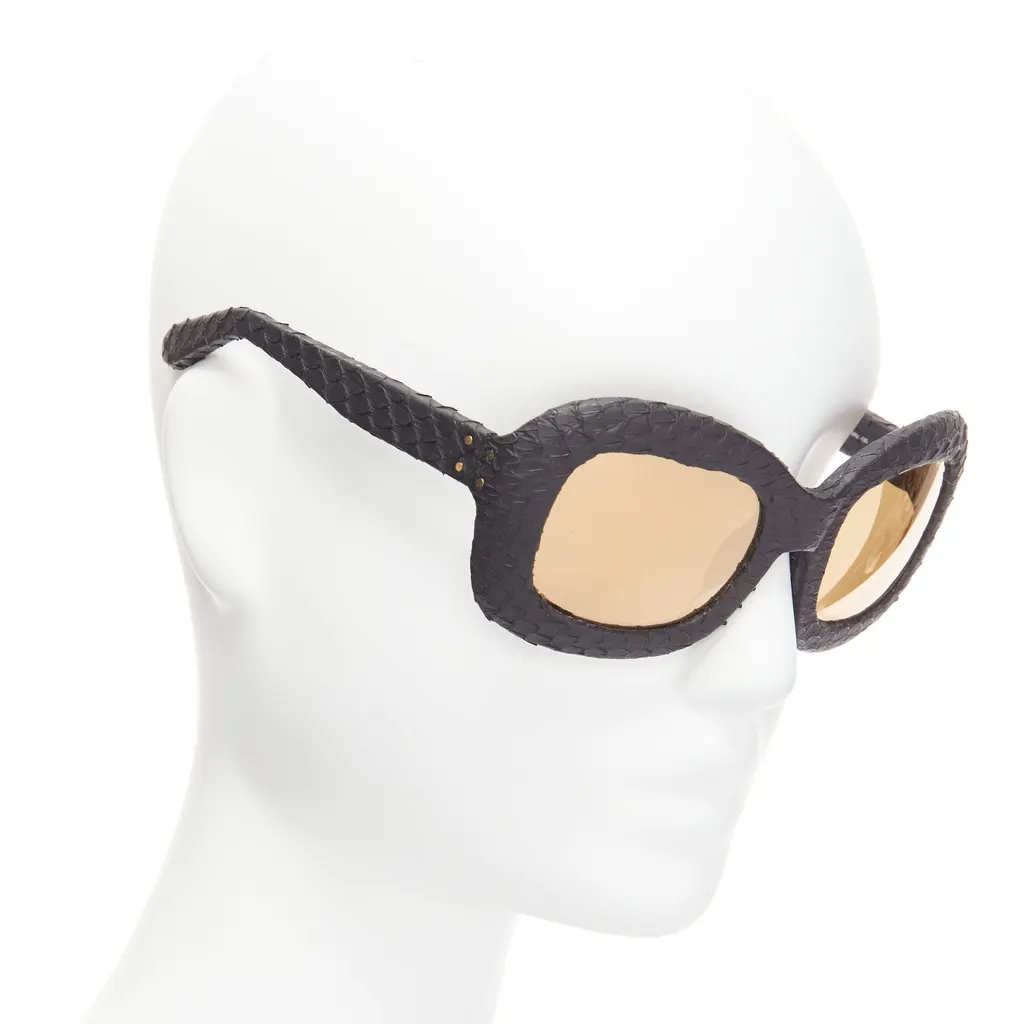 Linda Farrow Scaled Gold Sunglasses Black Very good - Inside View