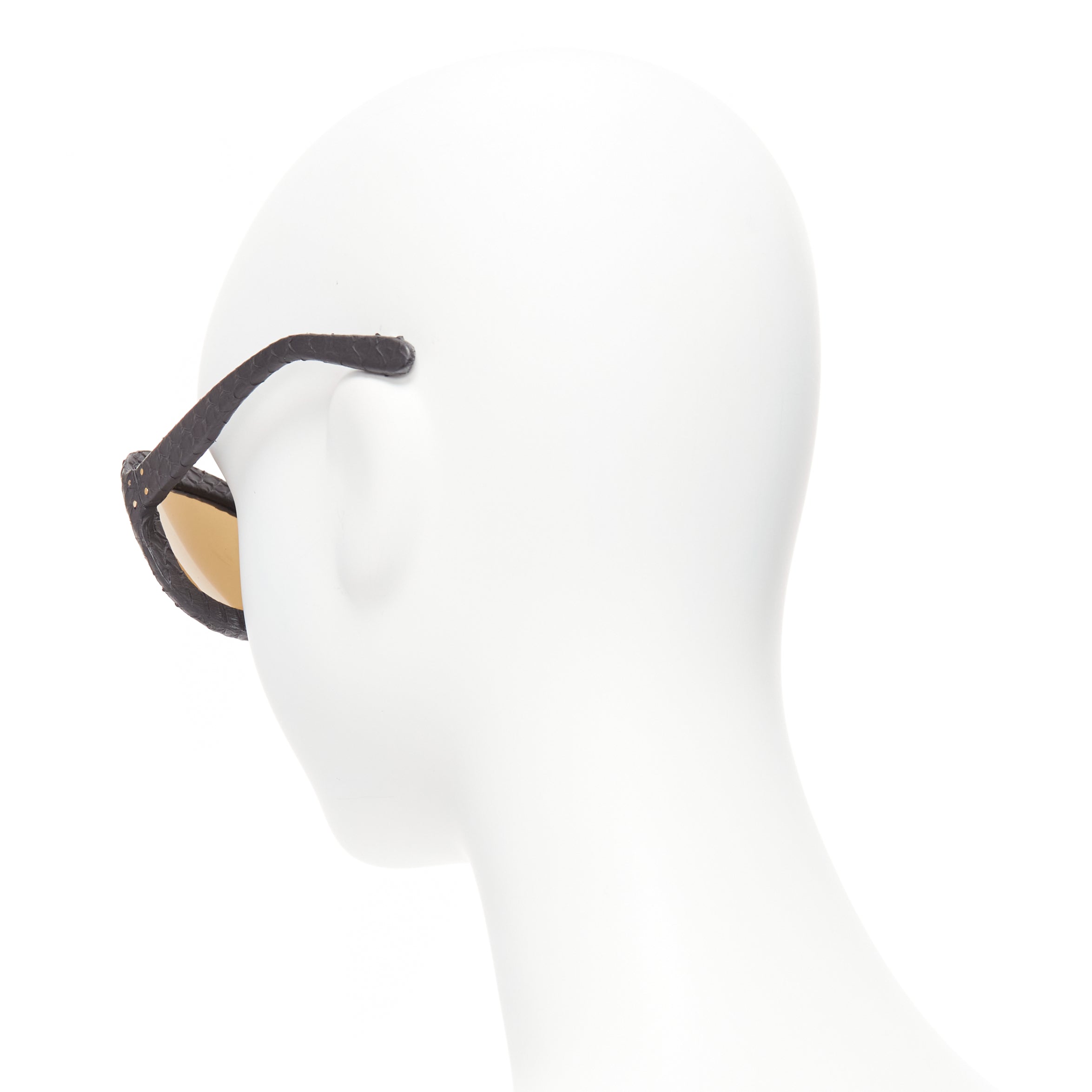 Linda Farrow Scaled Gold Sunglasses - Detail 1