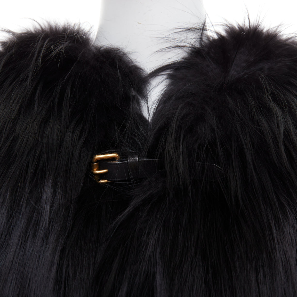 Louis Vuitton Black Fox Fur Cape - Detail 2