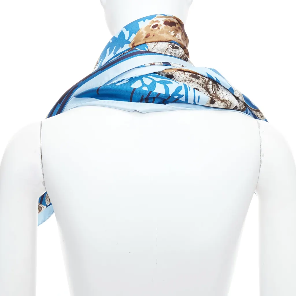 Cartier Leopard Ring Scarf Blue Silk Never worn - Box View