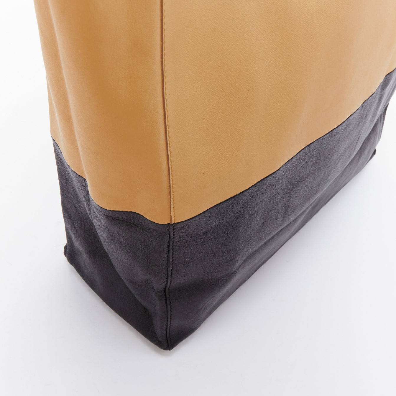 Celine Cabas Vertical - Image 10