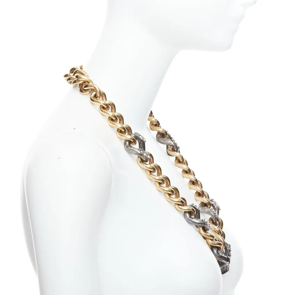 Lanvin Crystal Curb Necklace Gold Metal Very good - Model View