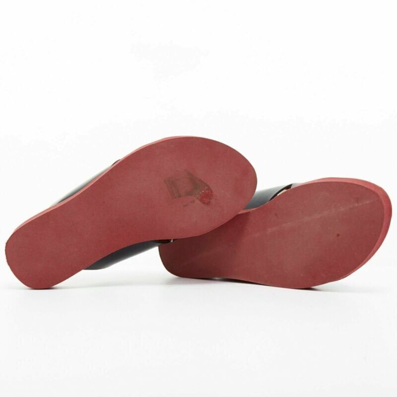 Chloe Cross Strap Slides - Detail 1