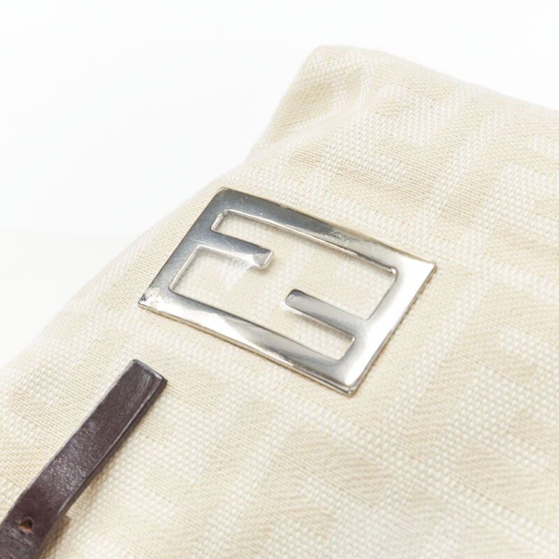 Fendi Latch Saddle Bag - Detail 2