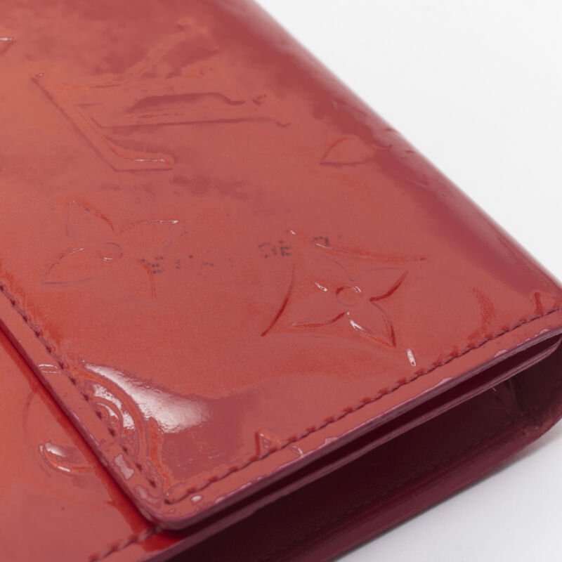 Louis Vuitton Vernis Long Wallet - Side view