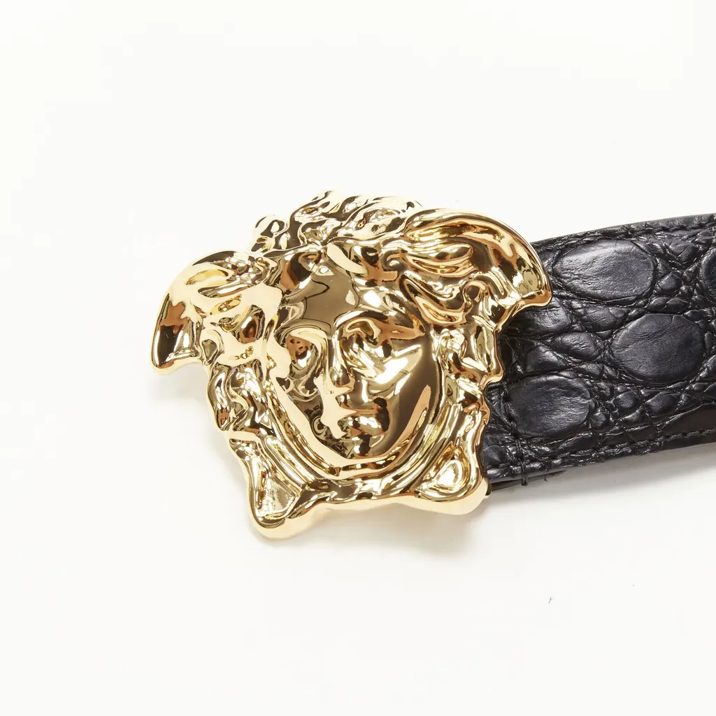 Versace Medusa Coin Black Belt Black Leather Never worn, with tag - Box View