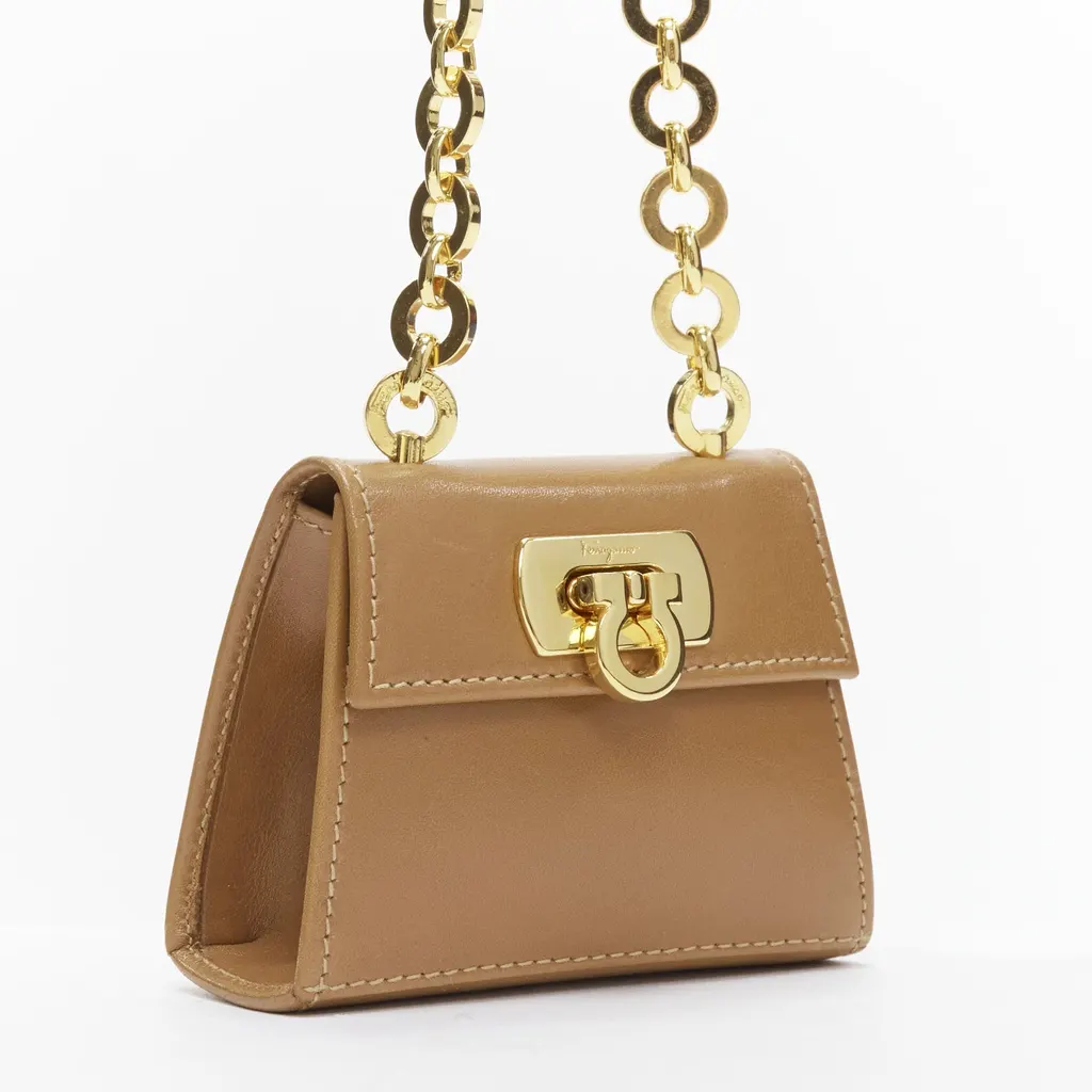 Salvatore Ferragamo Gancini Gold Leather Very good - Inside View
