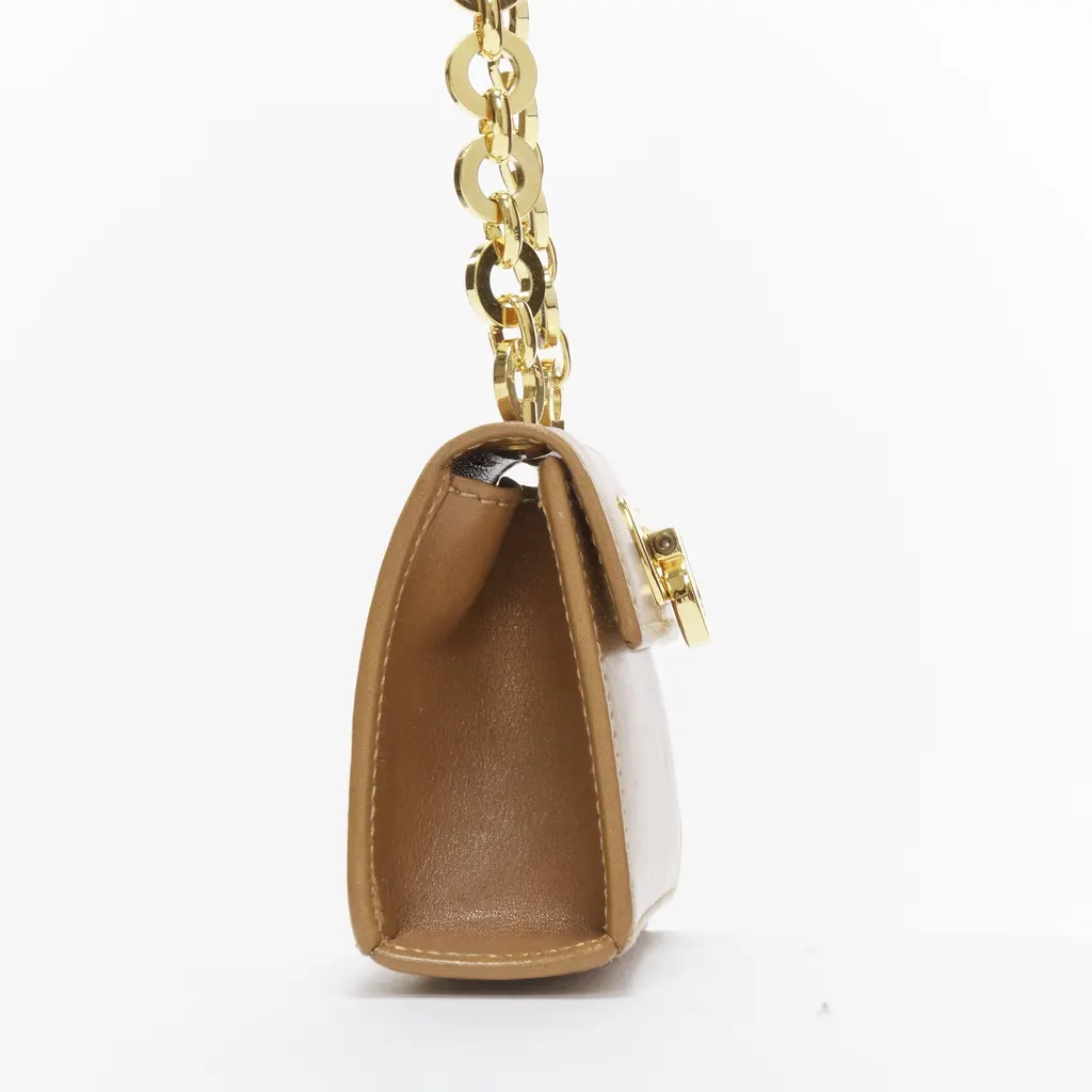 Salvatore Ferragamo Gancini Gold Leather Very good - Model View
