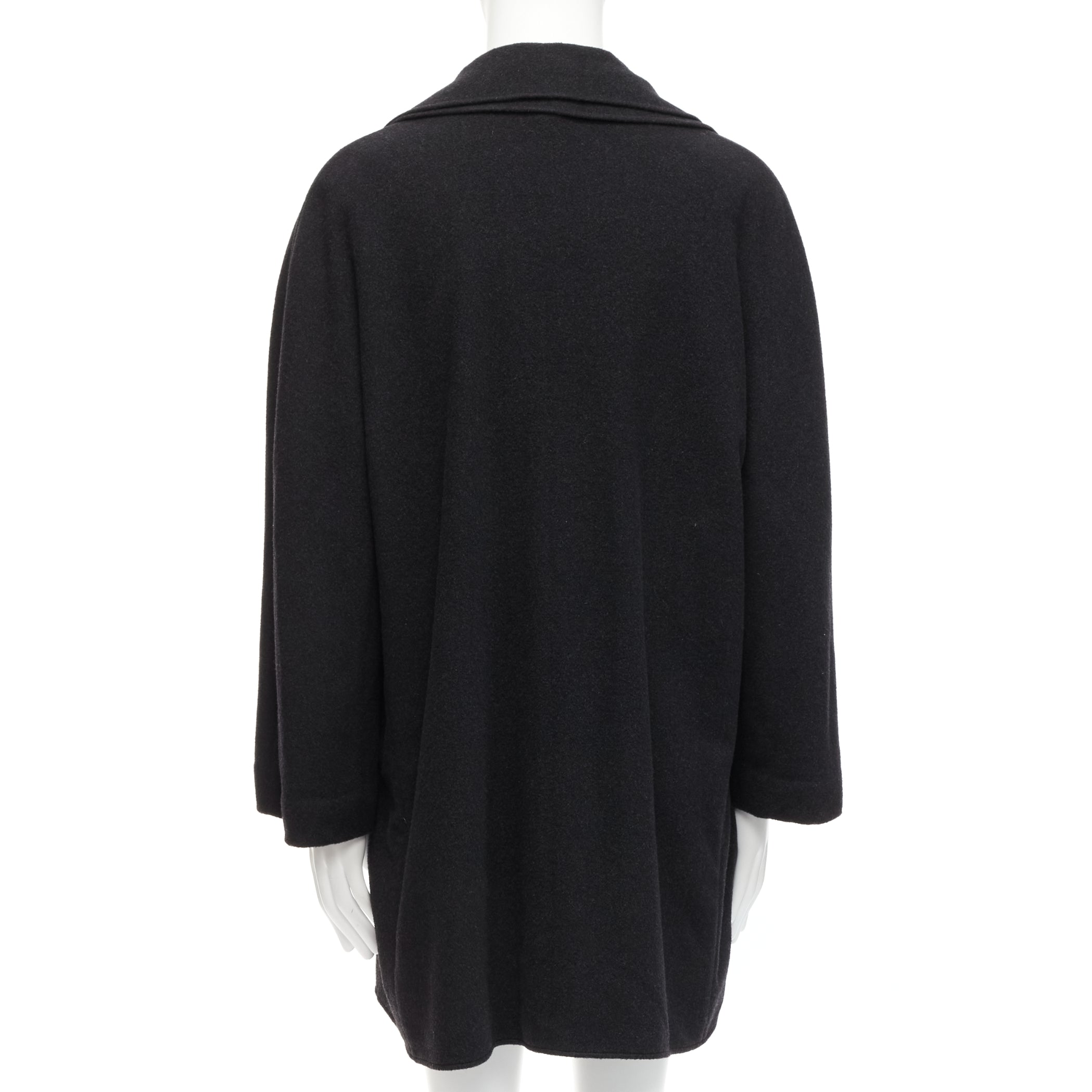 Hermès Grey Belted Coat - Detail 1