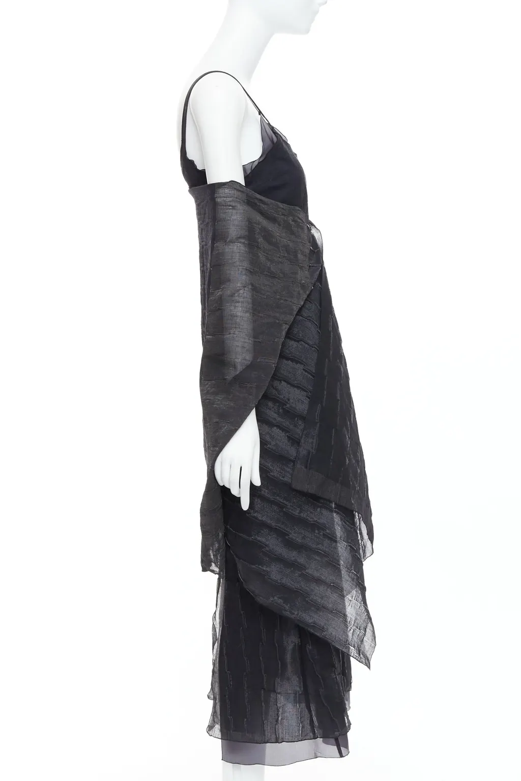 Romeo Gigli Crinkled Dress Shawl Black Wool Never worn - Model View