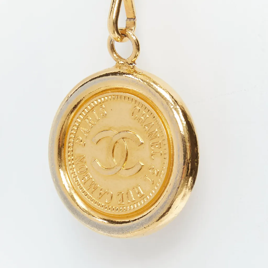 Chanel CC Coin Chain Belt Gold Metal Very good - Inside View