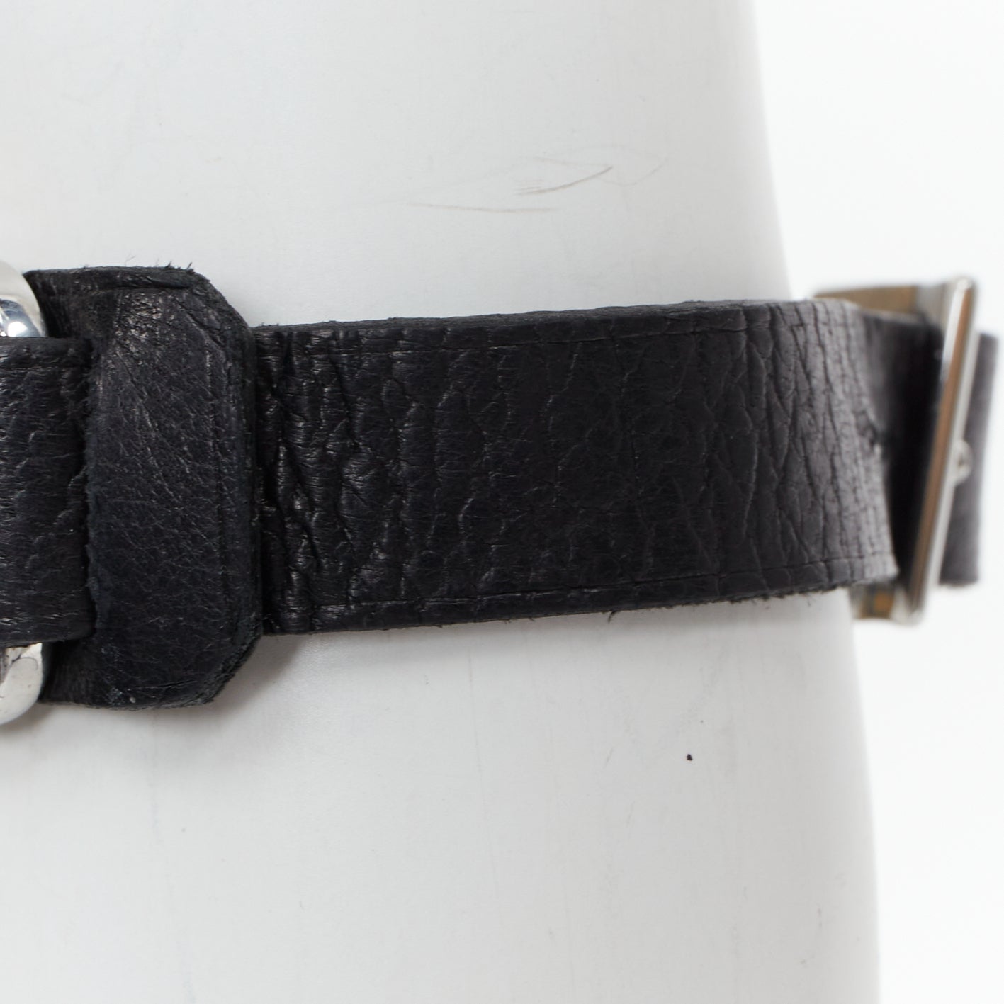 Louis Vuitton Black Leather Floral Bracelet - Image 6