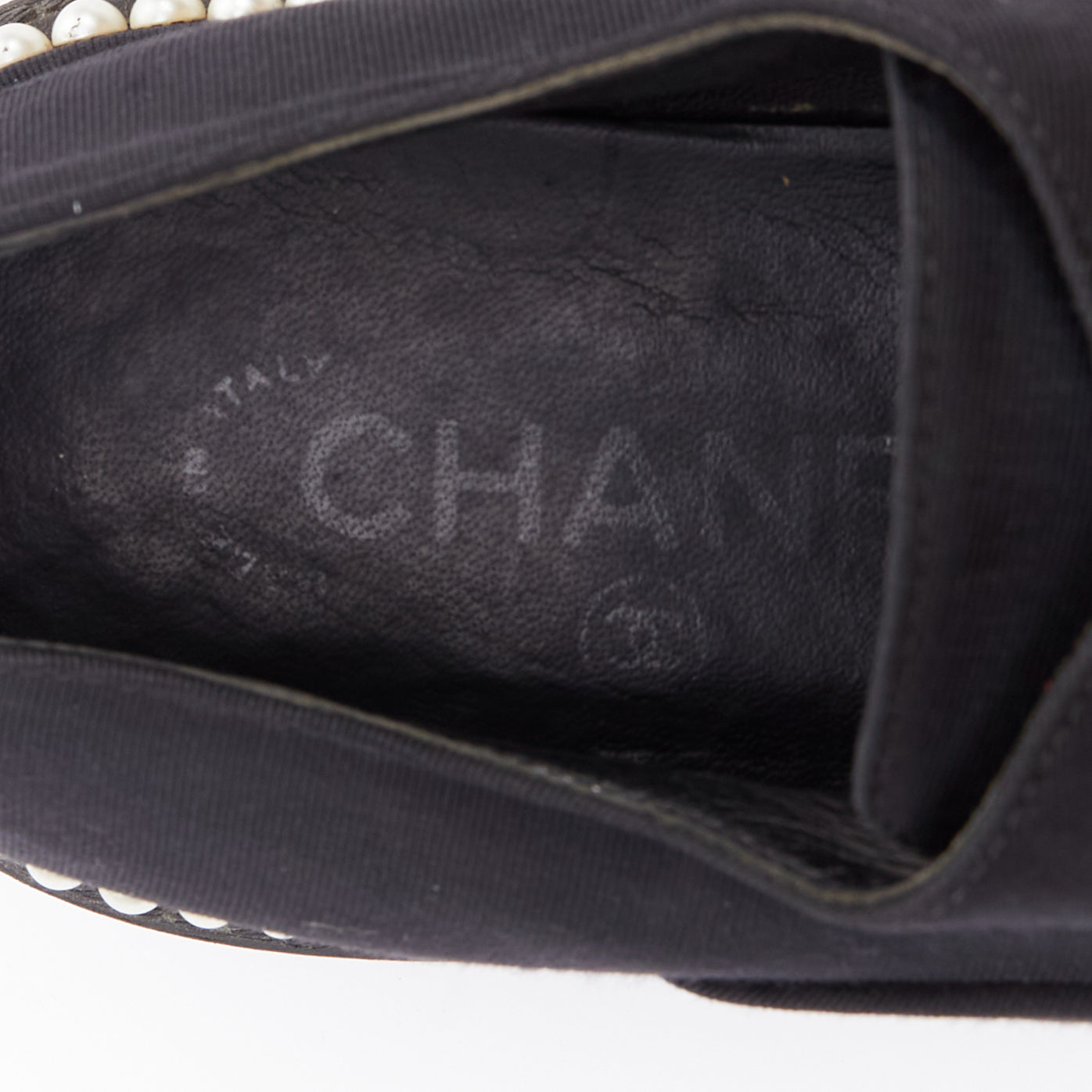Chanel Pearl Lace Derbies - Detail 2