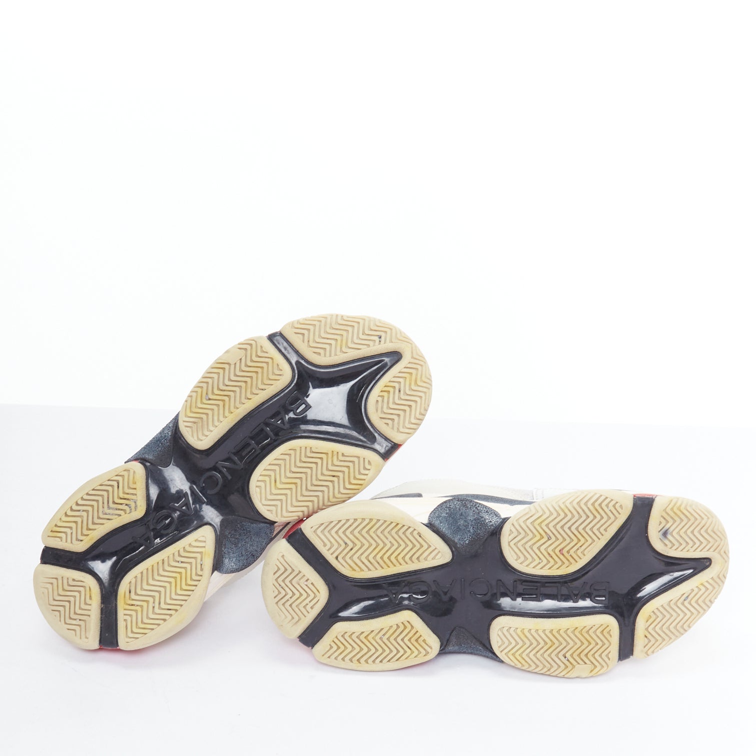 Balenciaga Triple S - Image 13