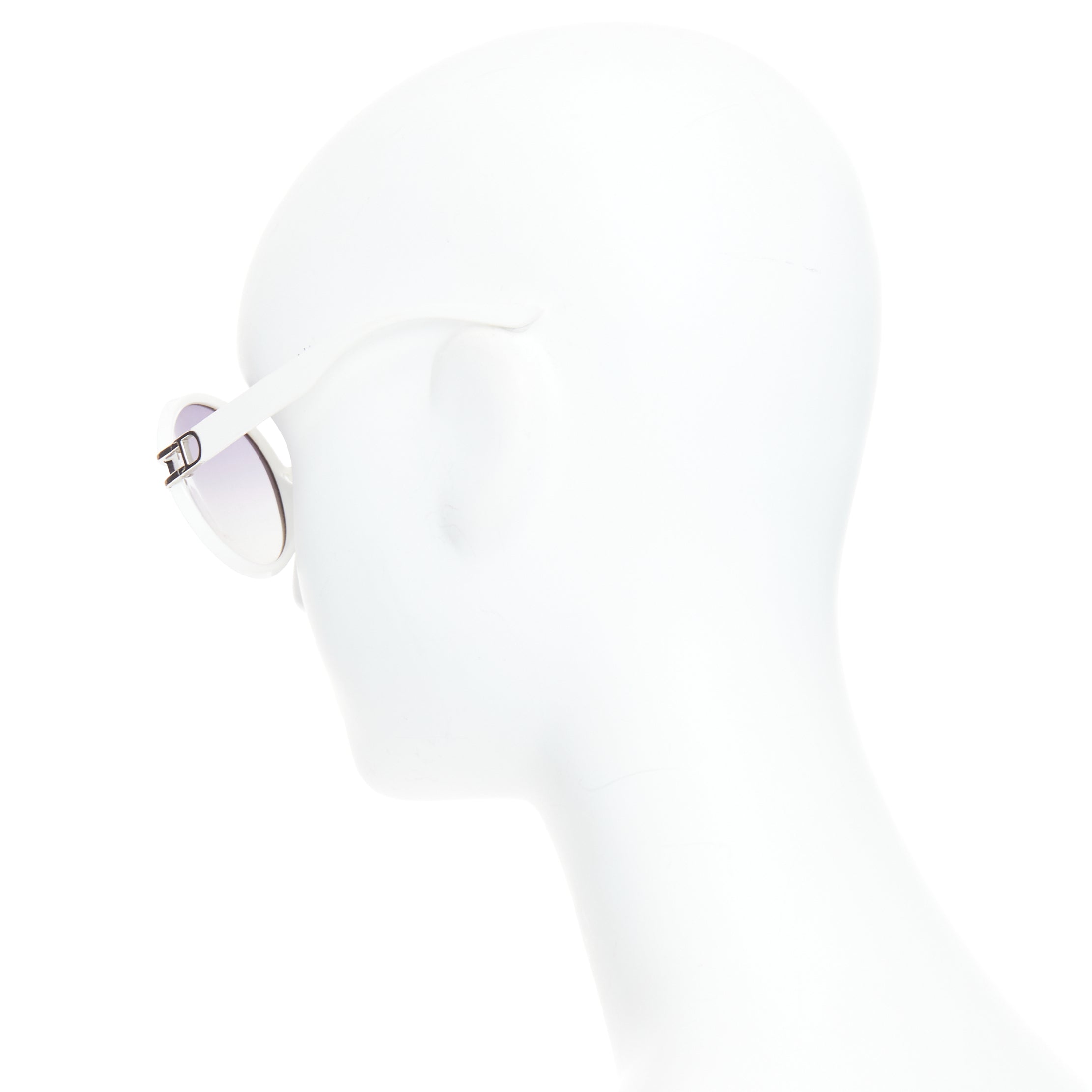 Dior Josephine1 VK6VK - Side view