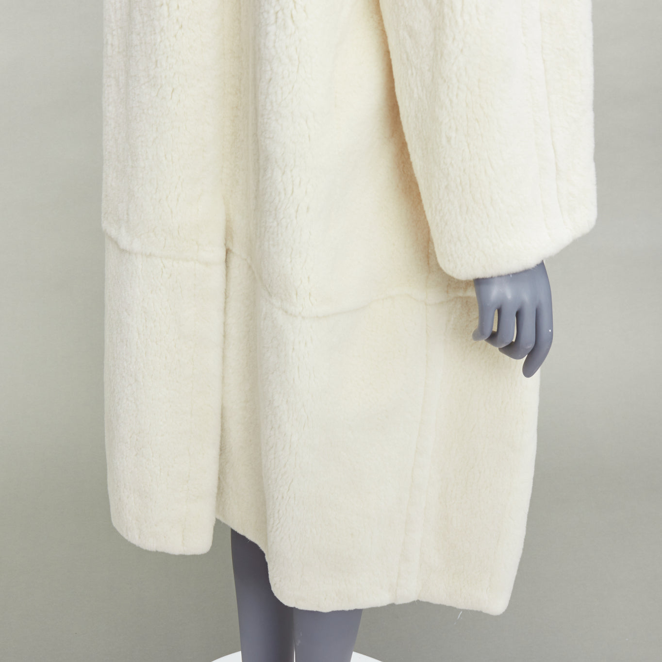 Unsigned / متعددة Patchwork Fur Long Coat - Detail 2