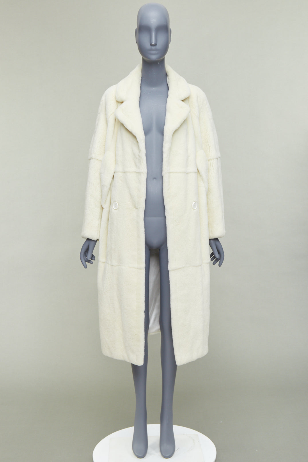 Unsigned / متعددة Patchwork Fur Long Coat - Image 11