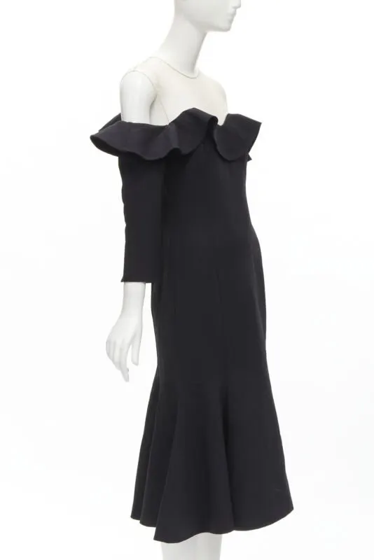 Oscar De La Renta Ruffle Flute Dress Black Wool Never worn - Inside View