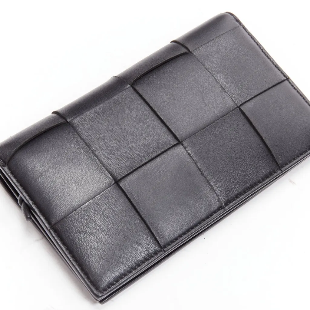Bottega Veneta Cassette Black Leather Good - Box View