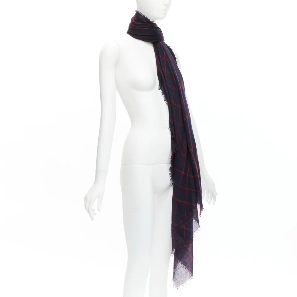 Chanel Quilt Print Scarf Black Wool Never worn - Inside View