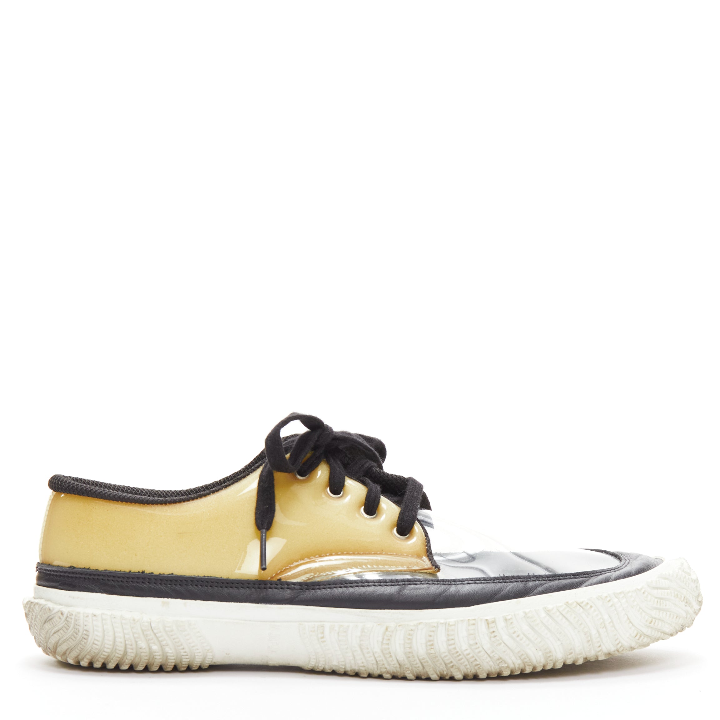 Comme Des Garcons Switching