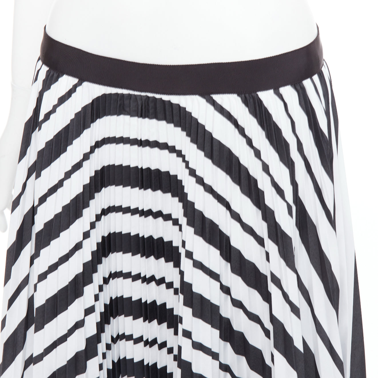 Sacai Ribbon Pleated Skirt - Detail 2