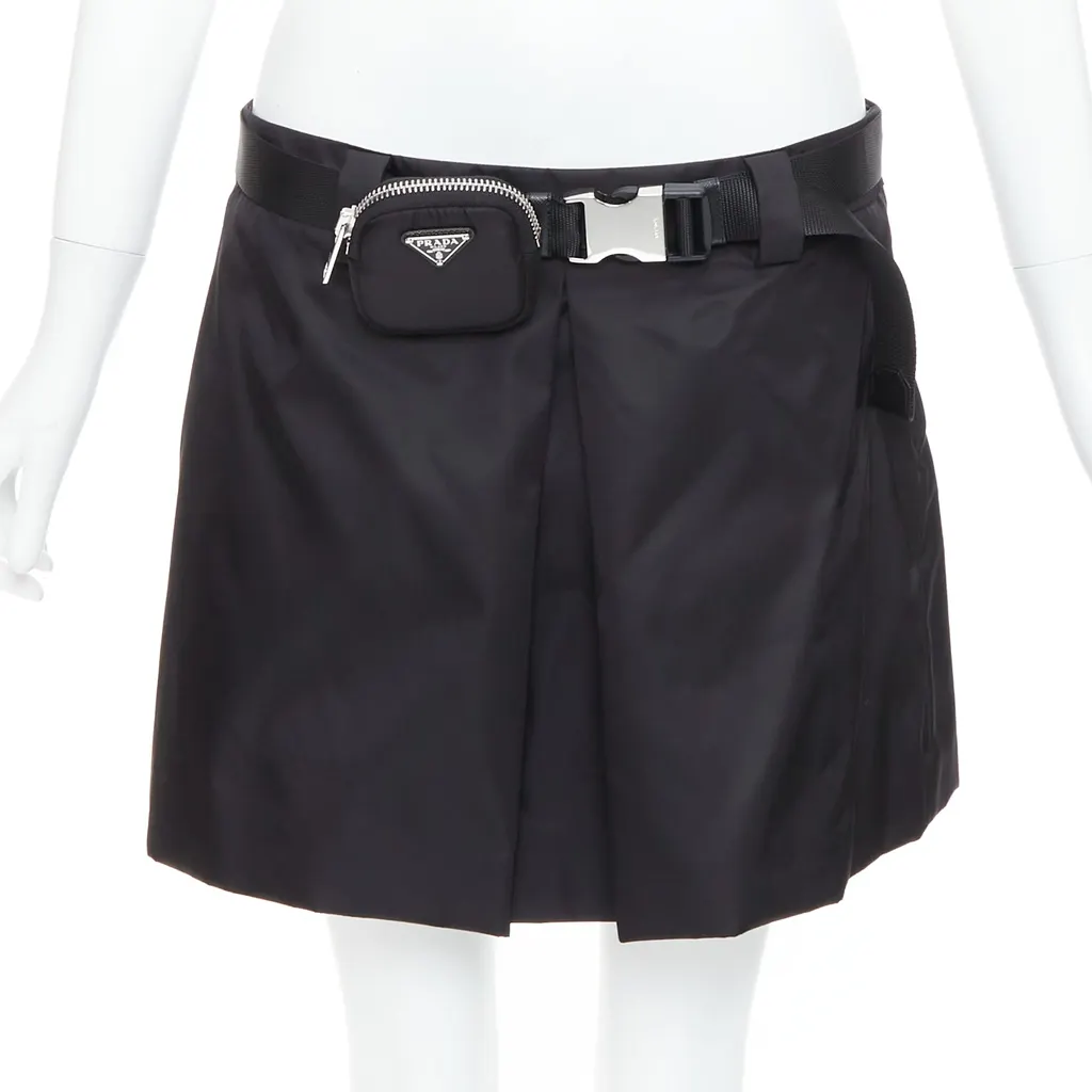 Prada Logo Buckle Skirt Black Very good - Front View