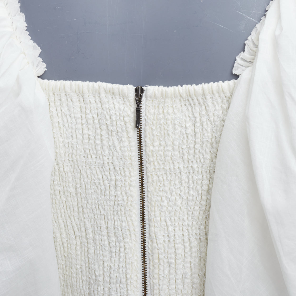 Aje Cherished - Detail 2