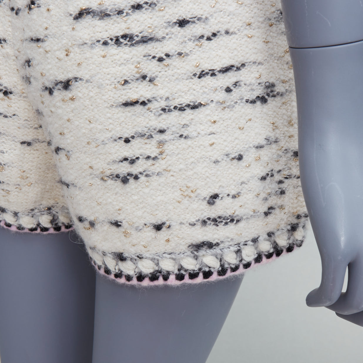 Chanel Tweed Knit Shorts - Detail 2