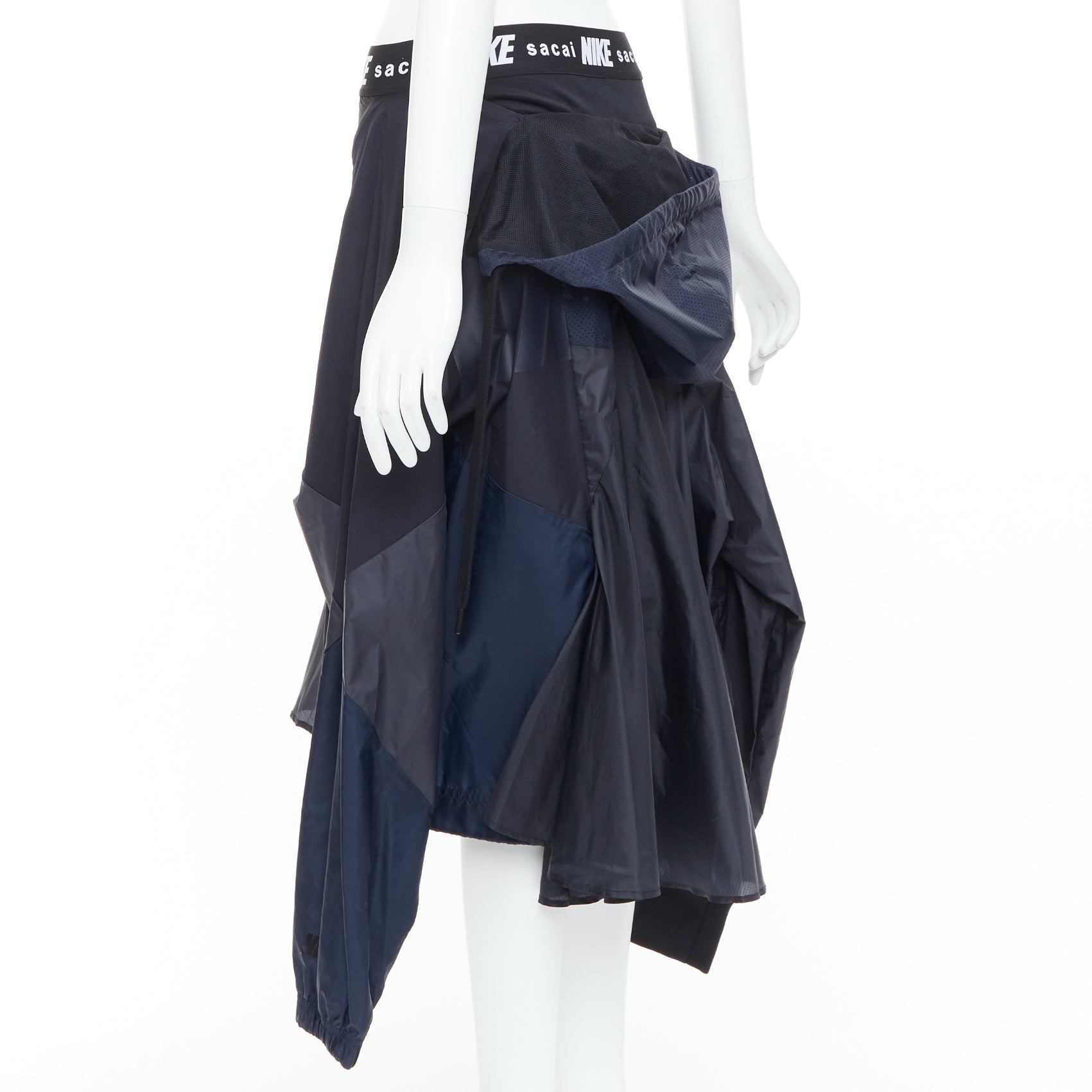 Sacai Windbreaker Skirt - Detail 1
