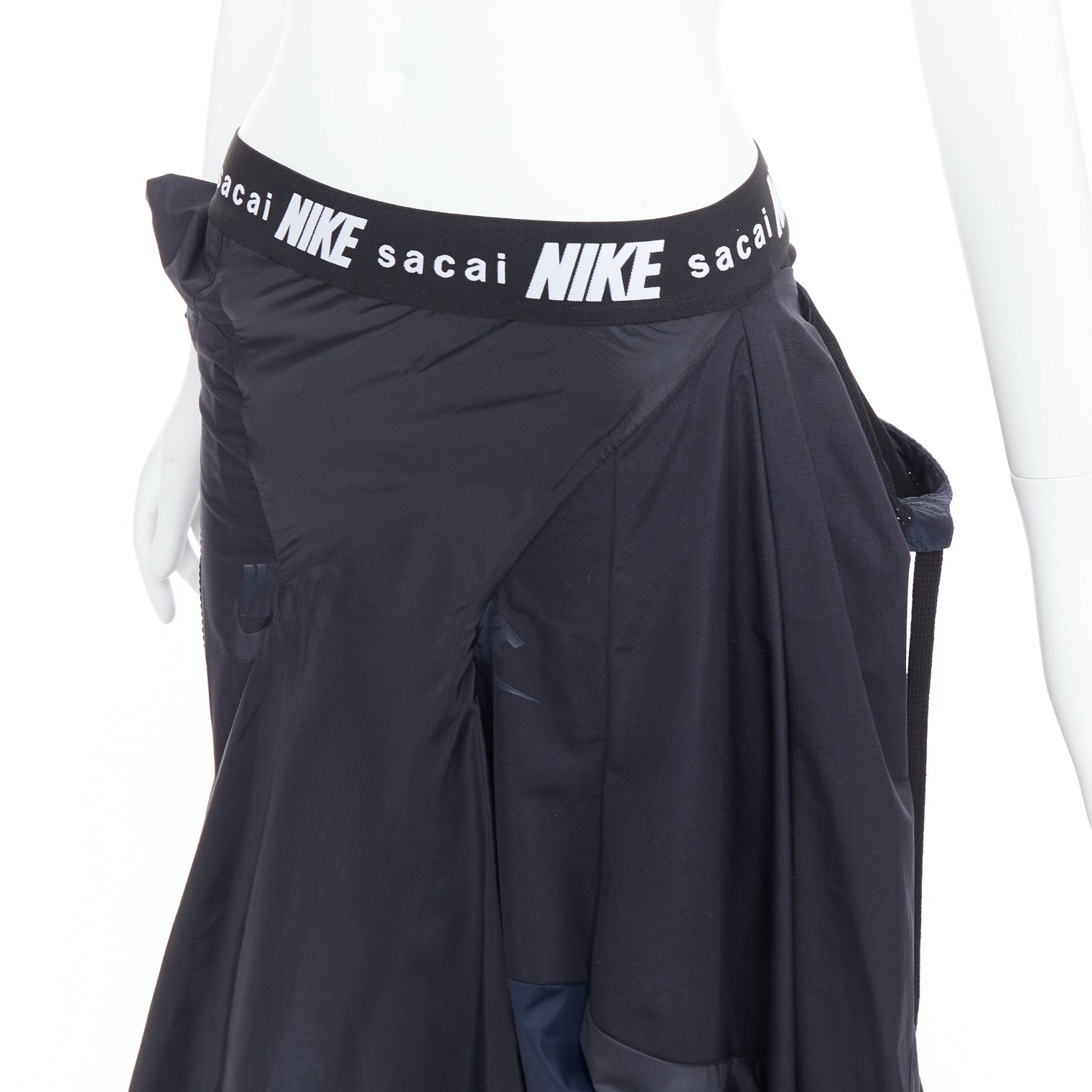 Sacai Windbreaker Skirt - Detail 2