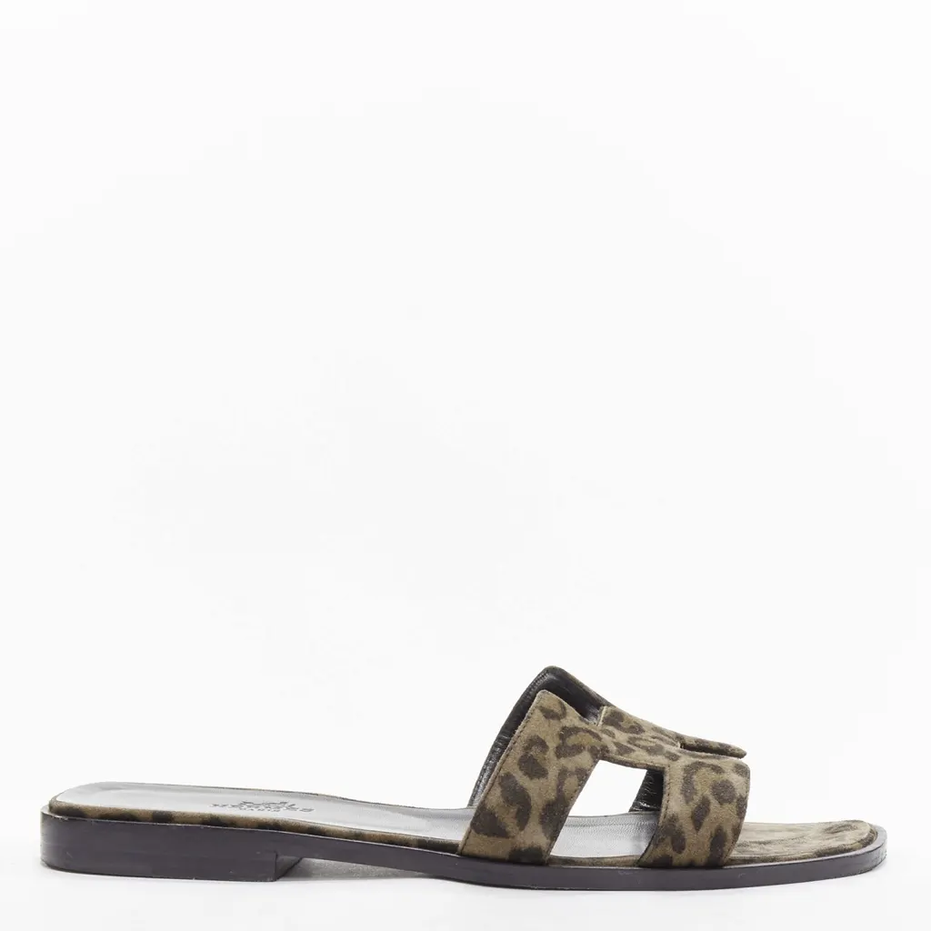 Hermès Leopard Print Sandals Brown Leather Good - Back View