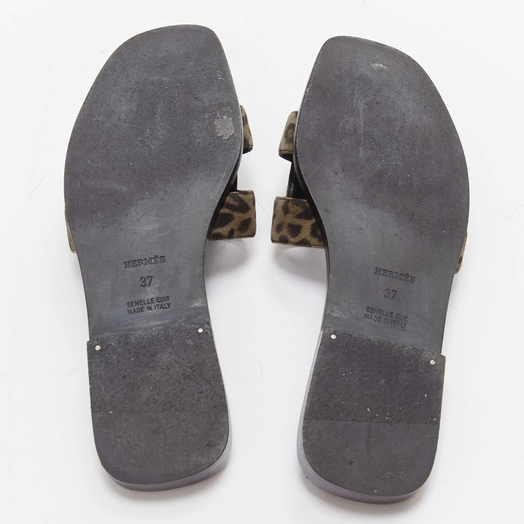 Hermès Leopard Print Sandals - Image 13