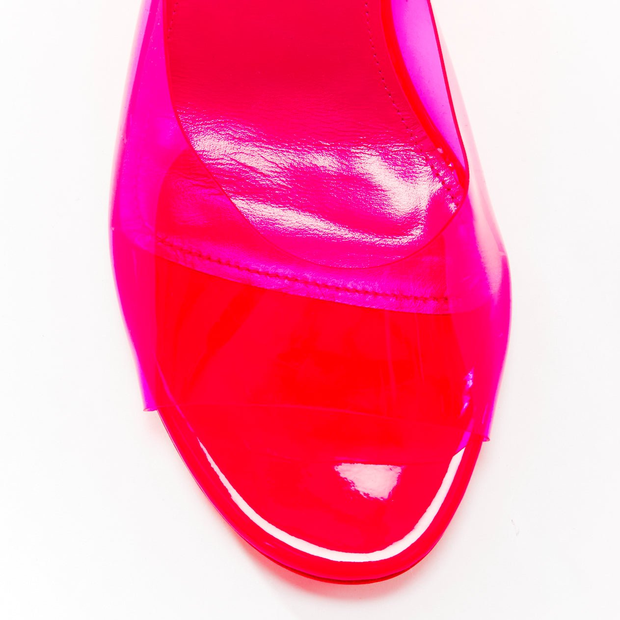 Bettina Vermillon Britney - Detail 1