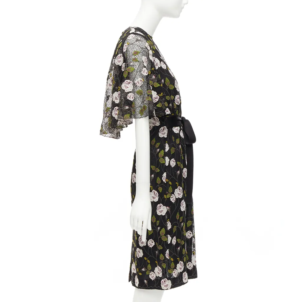 Giambattista Valli Lace Cape Dress Black Cotton Very good - Model View