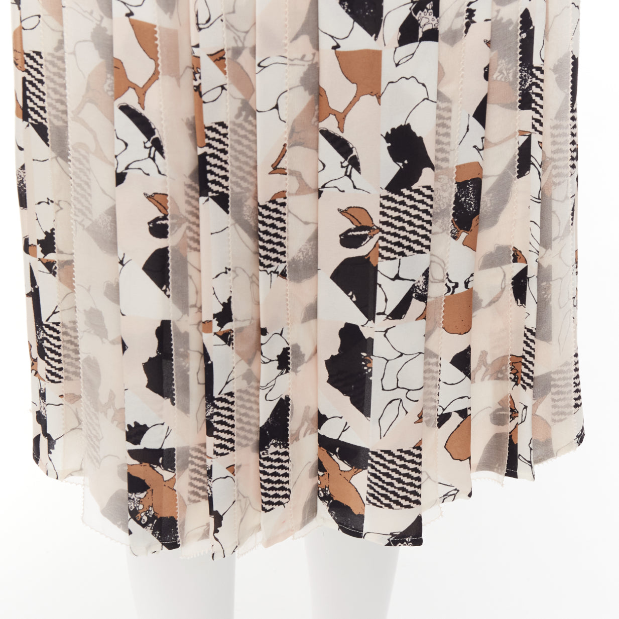 Oscar De La Renta Geometric Pleated Skirt - Back view