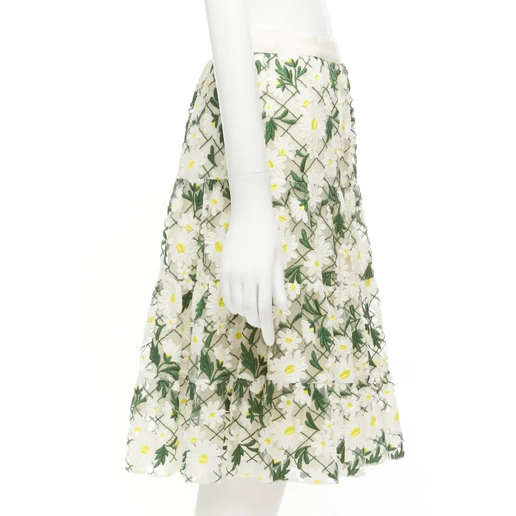 Giambattista Valli Daisy Embroidered Skirt White Cotton Never worn - Model View