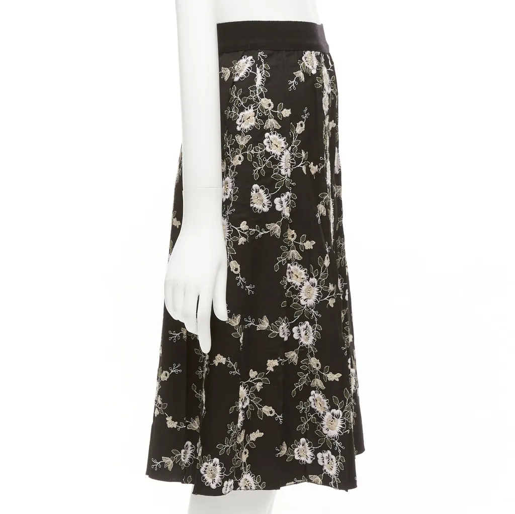 Giambattista Valli Floral Wool Skirt Black Wool Never worn - Model View