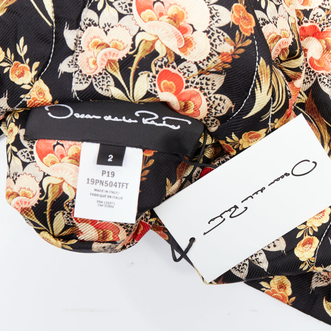 Oscar De La Renta Black Silk Padded Coat - Image 10