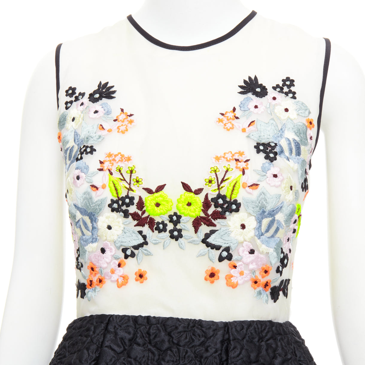 Erdem Faris - Back view