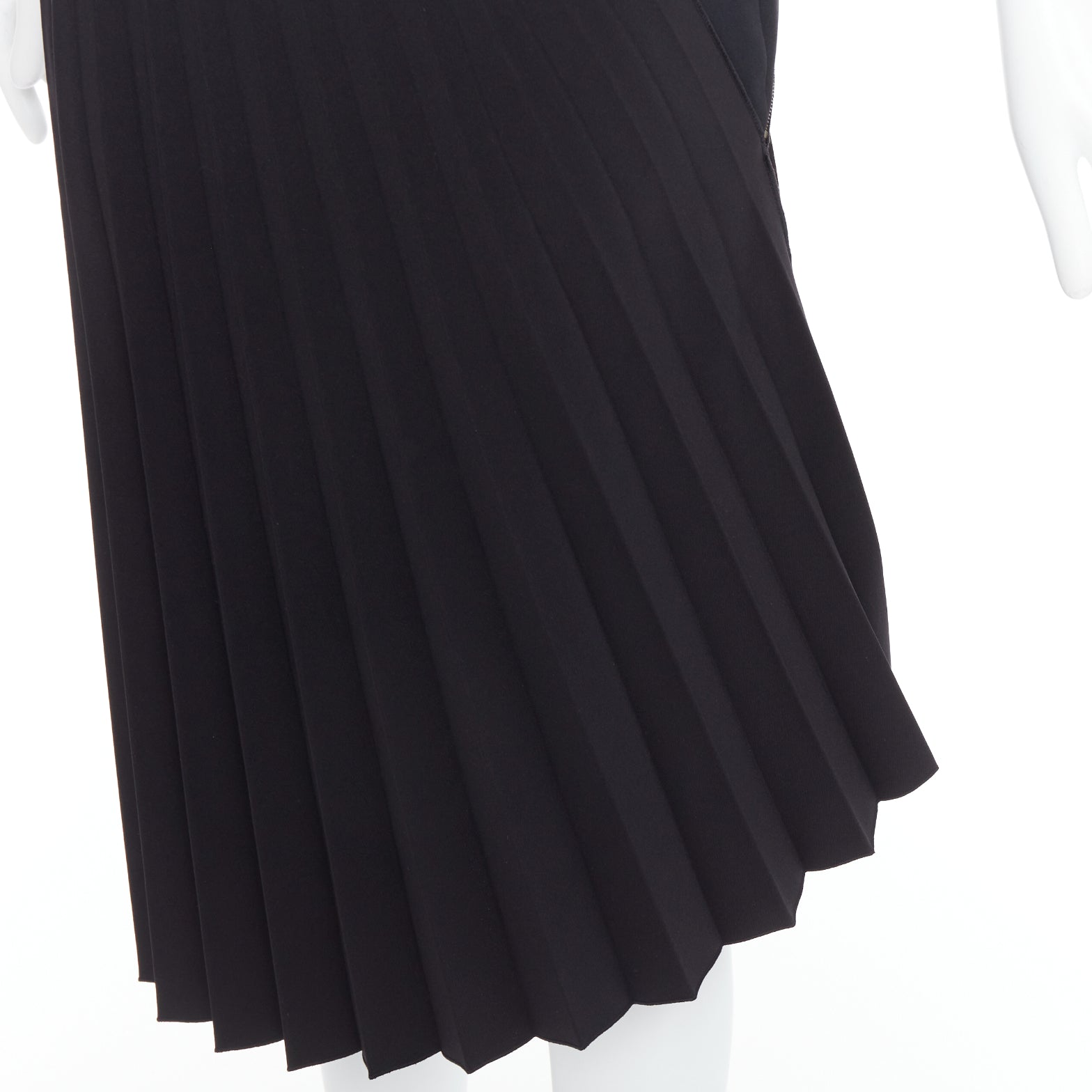 Roland Mouret Pleated Zip Skirt - Detail 1