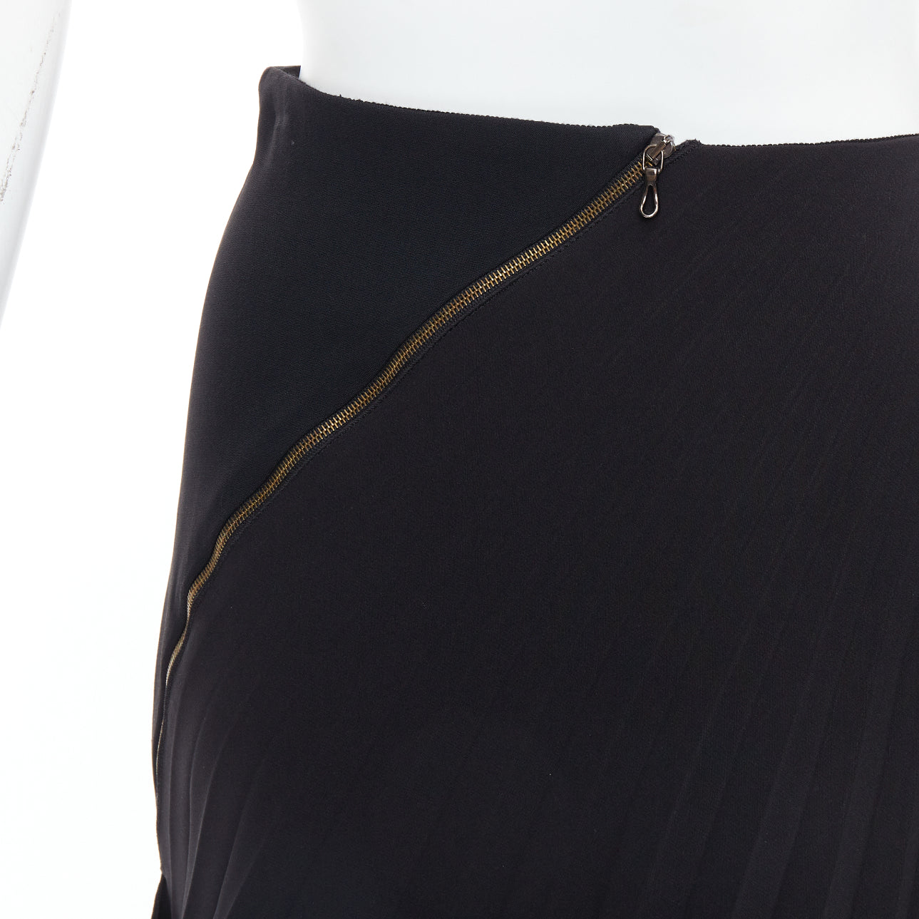 Roland Mouret Pleated Zip Skirt - Detail 2